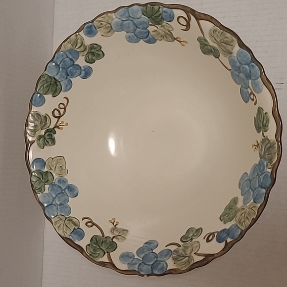 Vintage Metlox Poppytrail Large Bowl with Blue Grapes - Picture 3 of 16